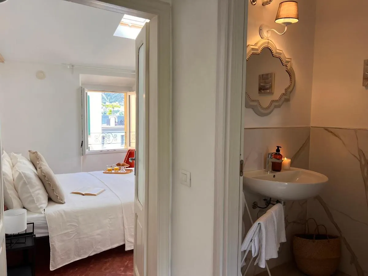 Holiday home La Finestra Sul Molo - By Myhomeincomo Torno Italy